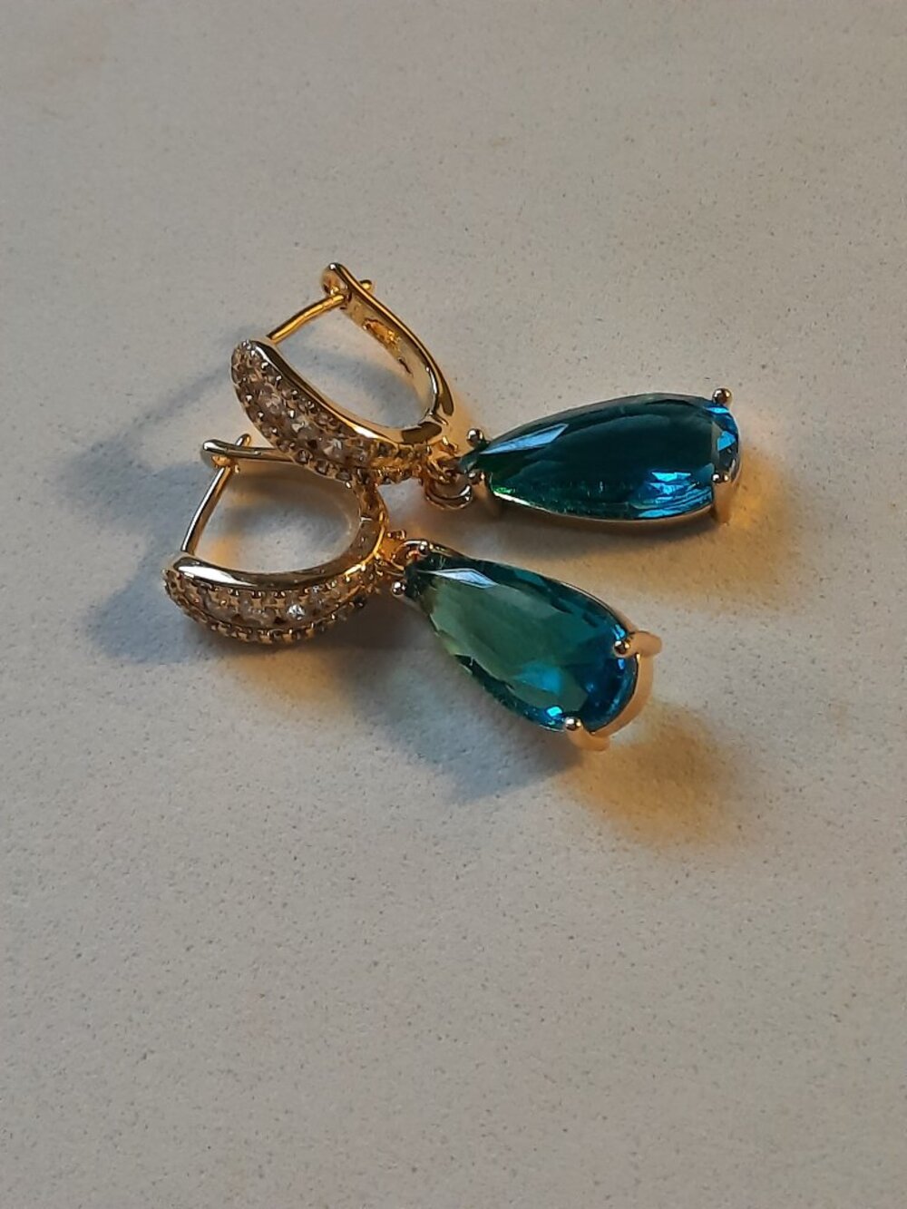 Brand New Handmade 18k Gold Plated Jewelry Set (earrings and necklace)